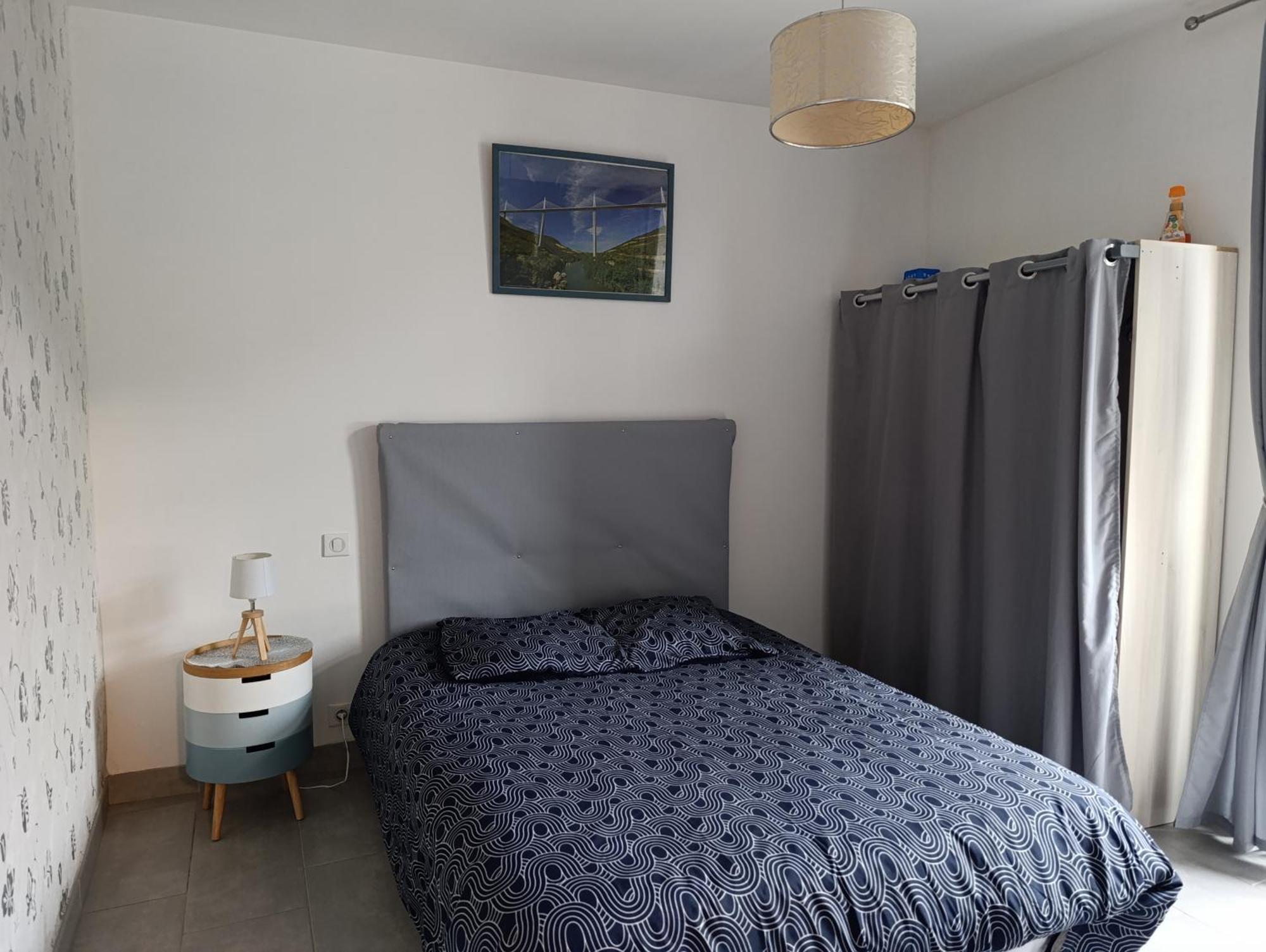 Maison Spacieuse Et Agreable Saint-Georges-de-Luzencon Bagian luar foto